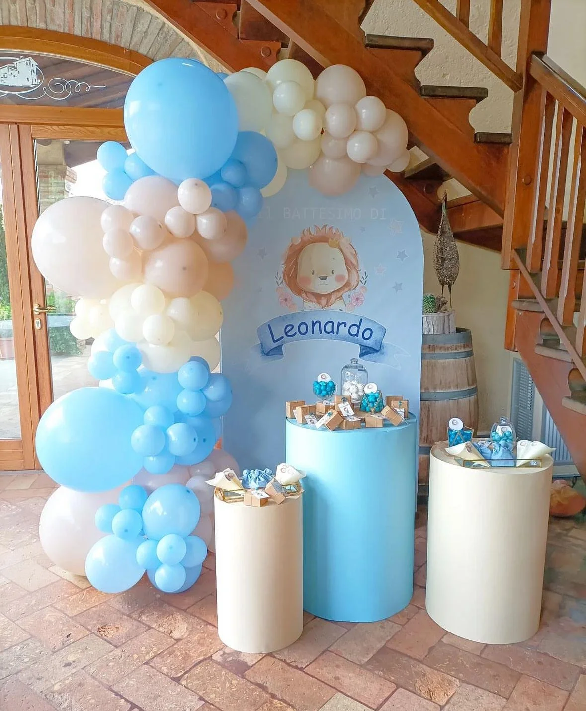 Allestimento per battesimo con palloncini